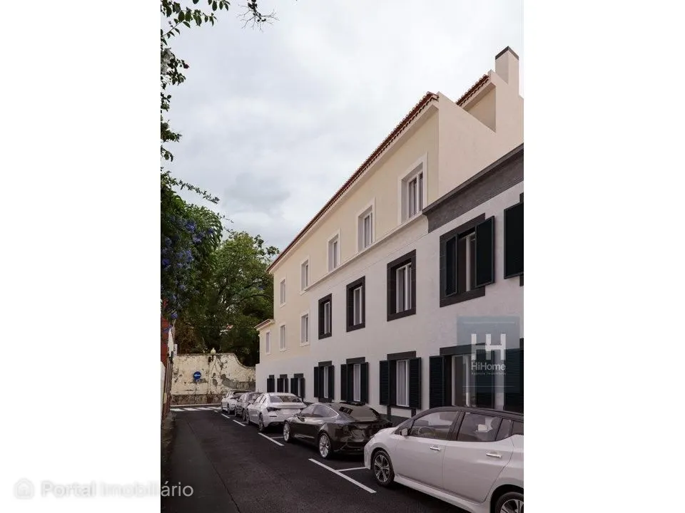 T2 no Edifício Funchal II na Rua da Carreira