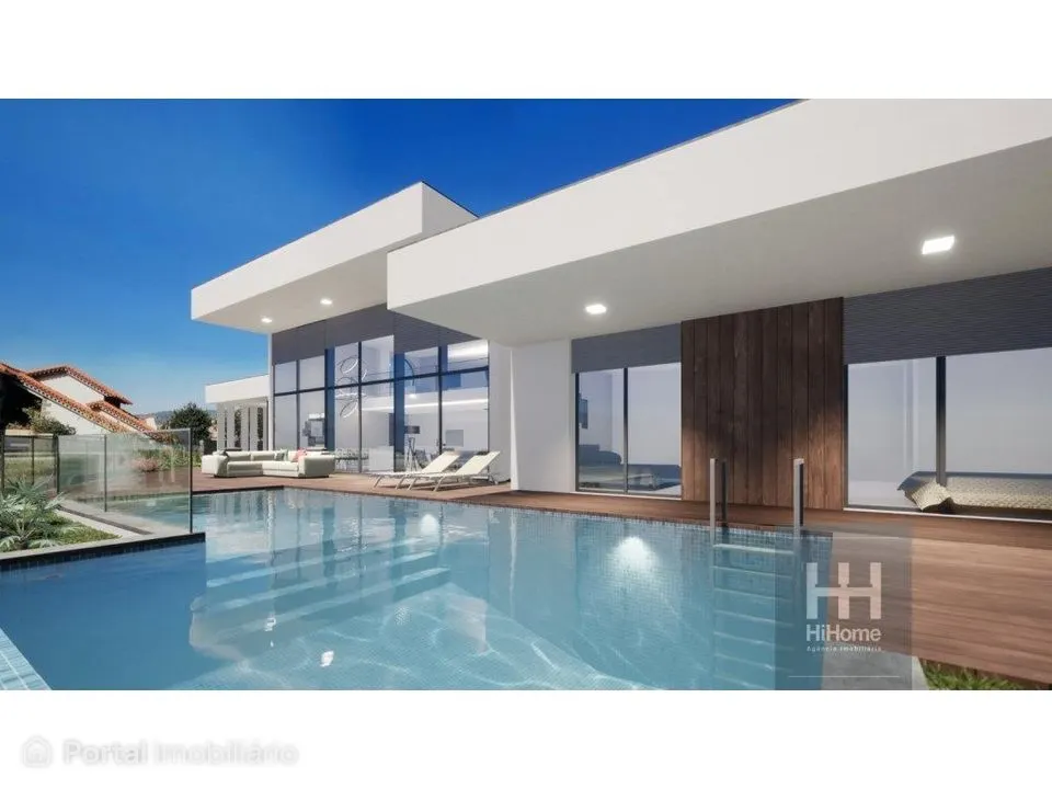 Lote com projecto aprovado para moradia T4 com piscina no Funchal