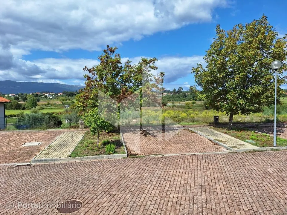 Lote de Terreno Venda em Molelos,Tondela
