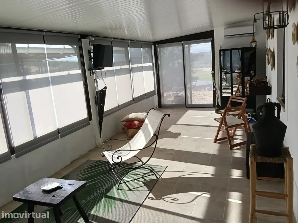Moradia T4 com jardim e garagem em Castro Verde