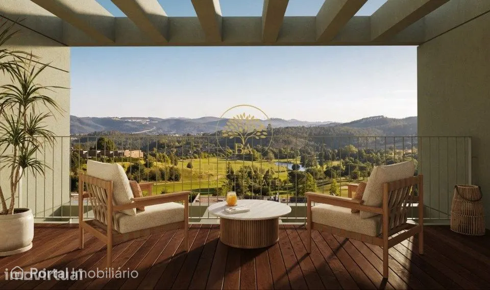 Casa V3 Duplex com Piscina e Jardim Privativo em Vale Pisão