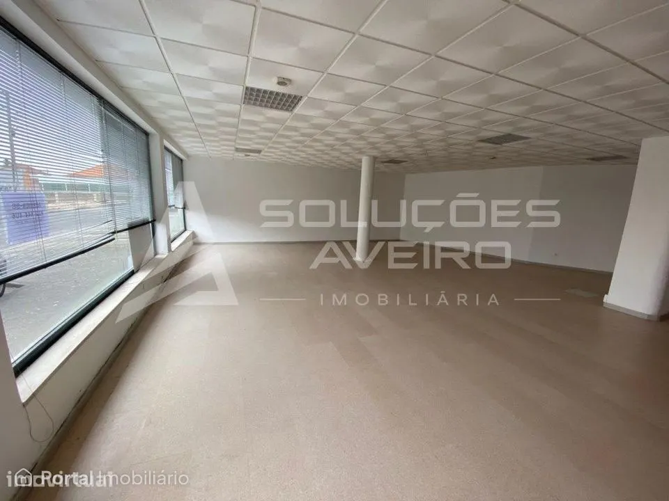 Shop for sale in Aradas