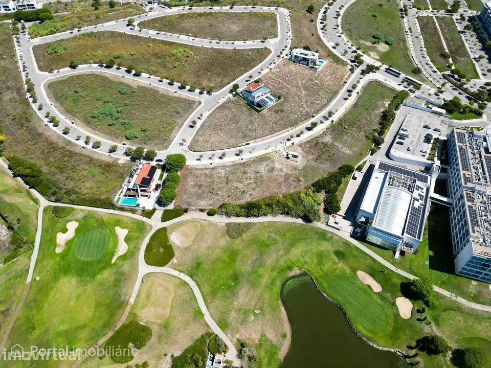 713 m² de Exclusividade num Novo Condomínio na Aldeia dos Capuchos.