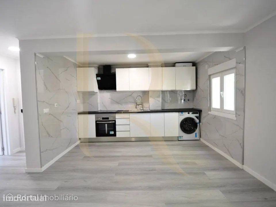 Apartamento T3 no Laranjeiro - Remodelado