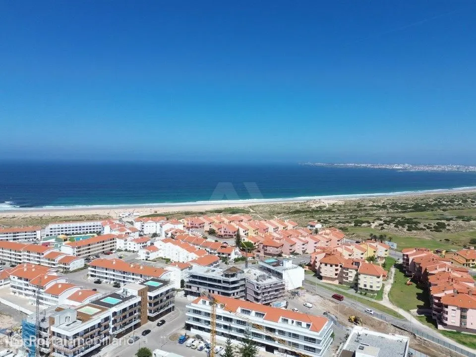 Apartamento T3 novo duplex com vista desafogada e garagem em Atougu...