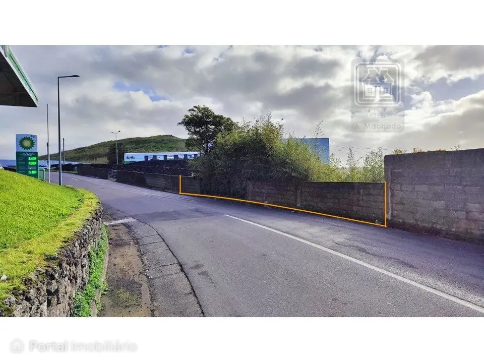 TERRENO para construção junto ao Azores Parque, São Roque, Ponta De...