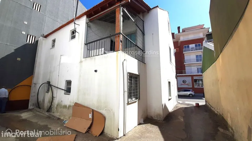 Fantástico prédio T8 - Marinha Grande