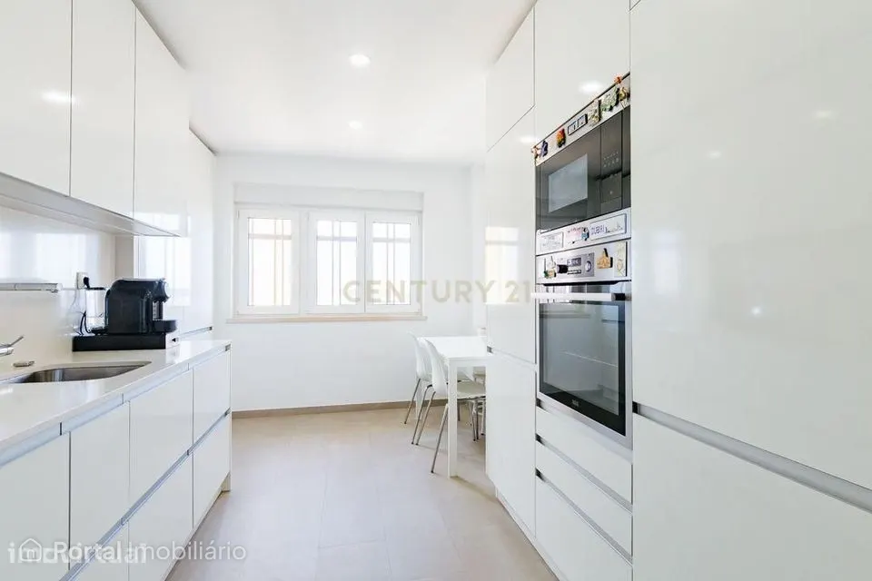 6-bedroom apartment for rent in Sacavém e Prior Velho