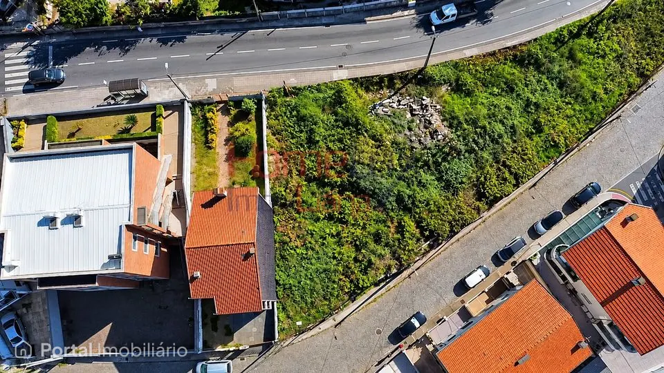 Land for sale in Baguim do Monte (Rio Tinto)