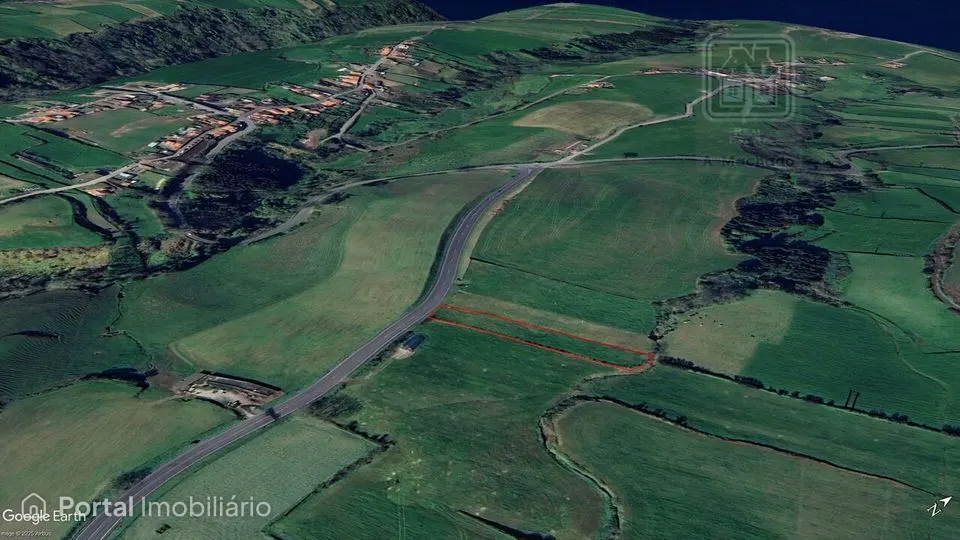 Land for sale in Fenais da Ajuda