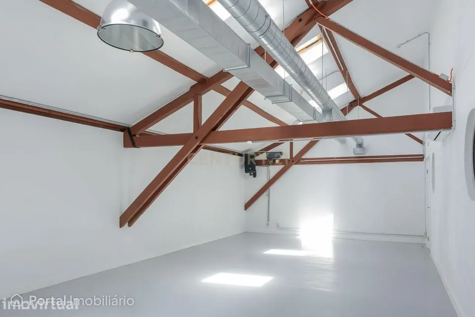 Shop for rent in Estrela