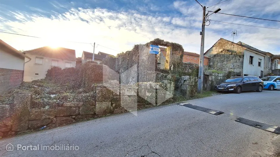 Moradia Devoluta T0 Venda em Mouraz e Vila Nova da Rainha,Tondela