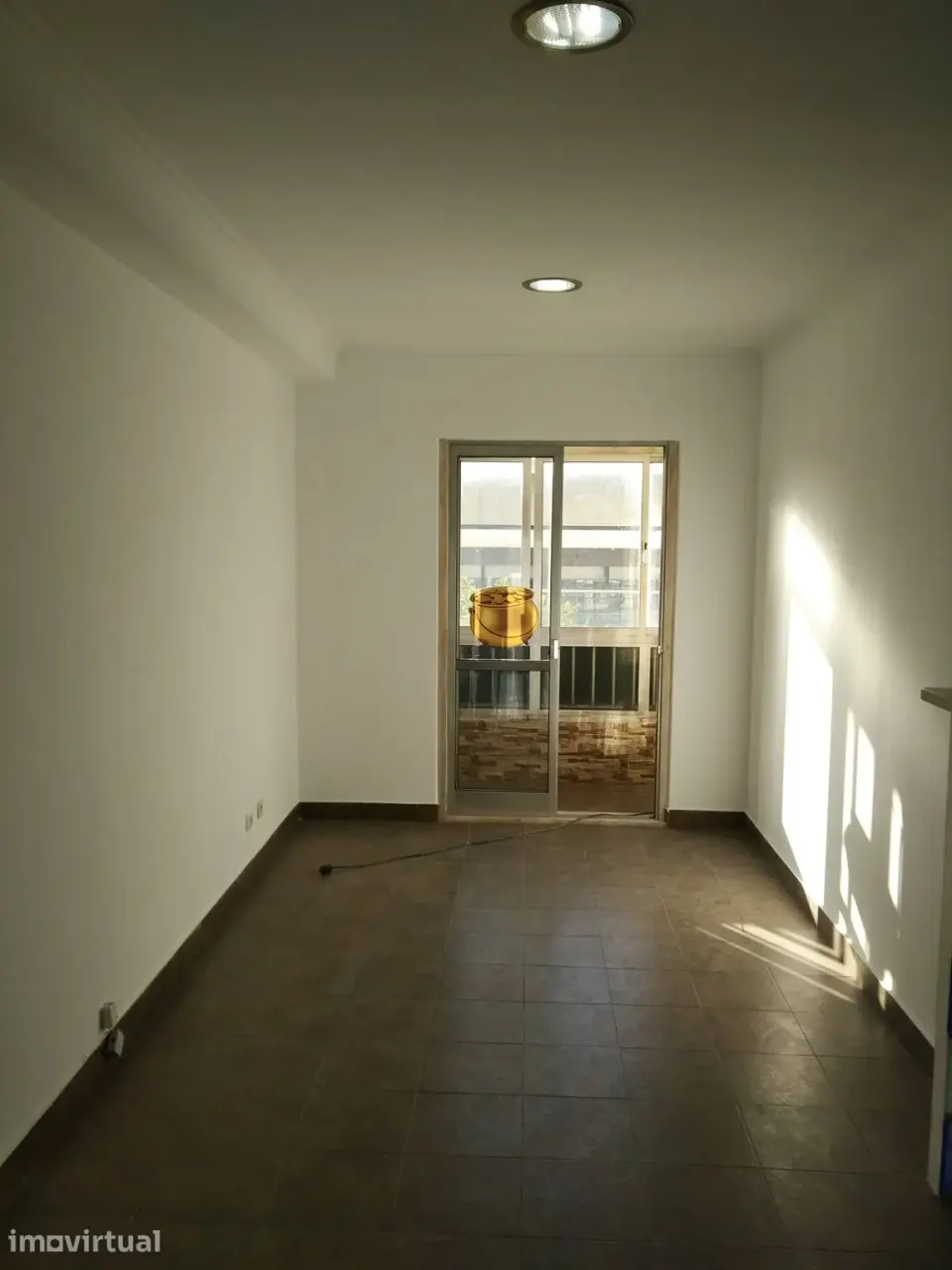 Imóvel Comercial em Agualva para Arrendar