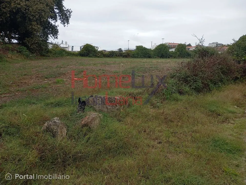 Land for sale in Castêlo da Maia