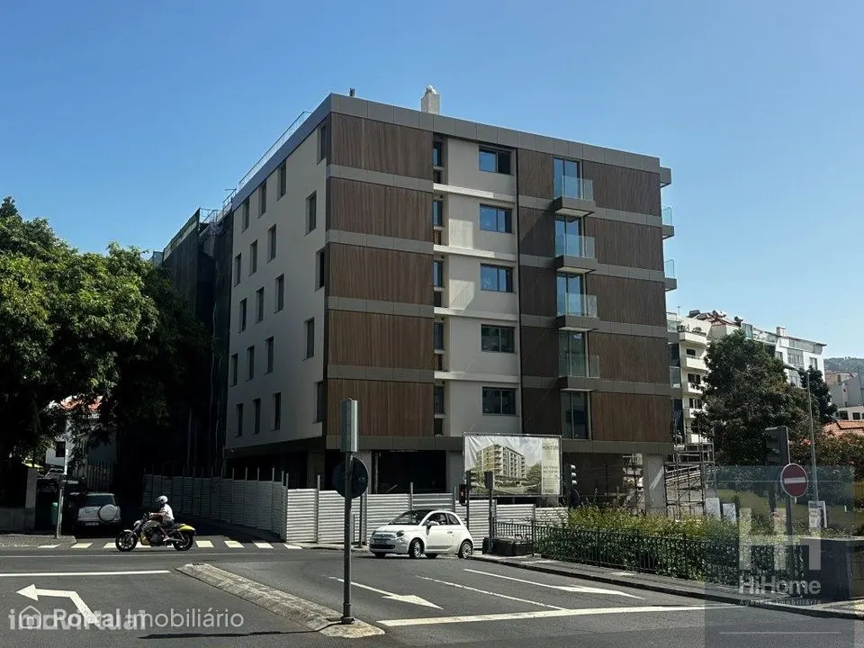 Apartamento T2 no Edificio Hinton, Santa Luzia - Funchal, Madeira