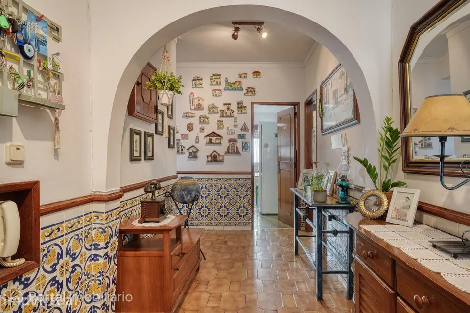 Apartamento T3 c/ Garagem e Arrecadação - 2 minutos da estação...