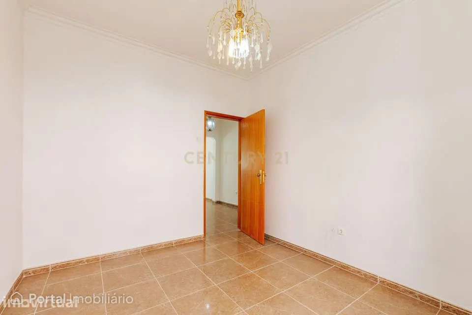 Apartamento T1 situado no Prior Velho, em excelentes condições.