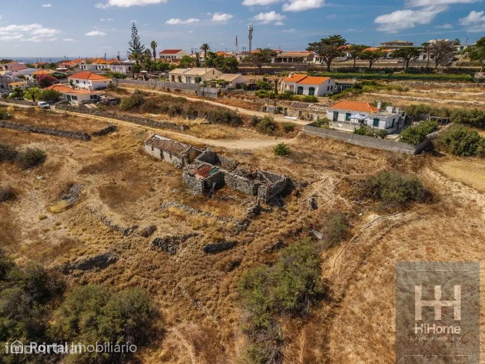 Terreno com ruína no Sitio da Camacha, na Ilha do Porto Santo