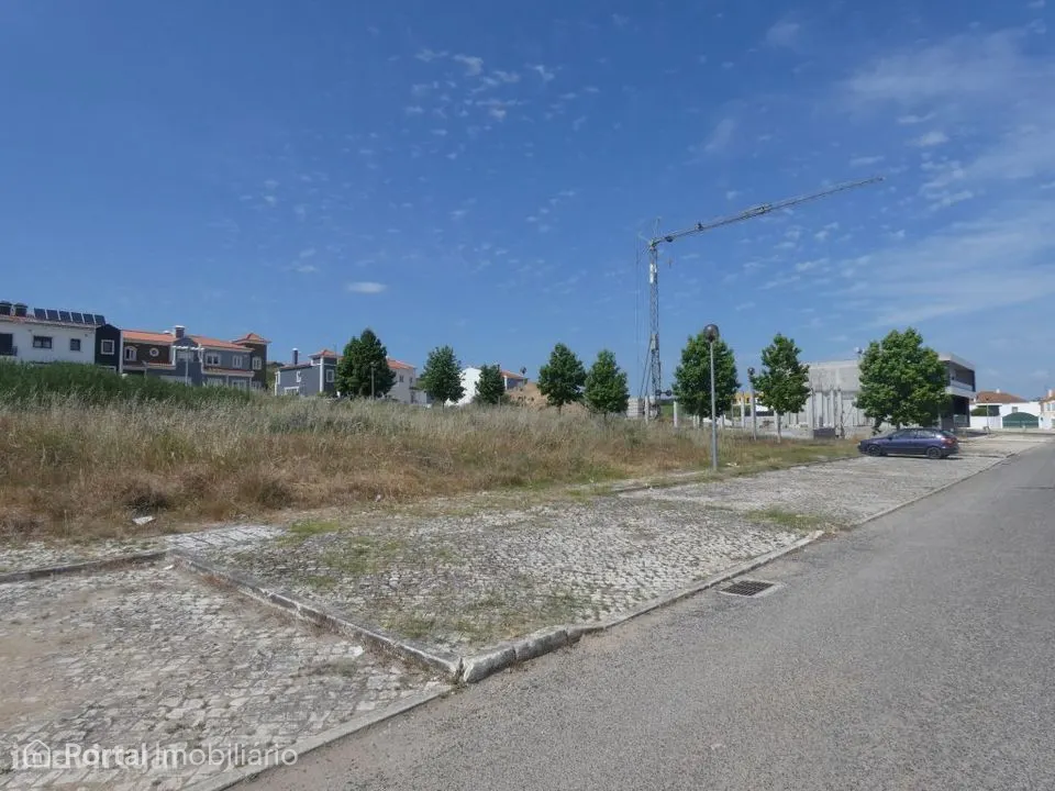 Land for sale in Ponte do Rol