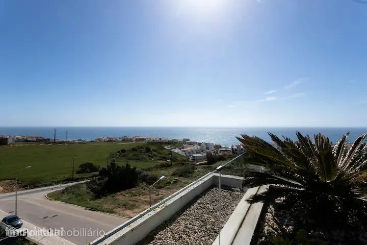 T2 Ericeira: Vista Mar, Condomínio com Lazer