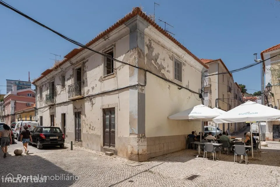 T3 Duplex Renovado com Suite de 33m2 no Centro Histórico de Setúbal