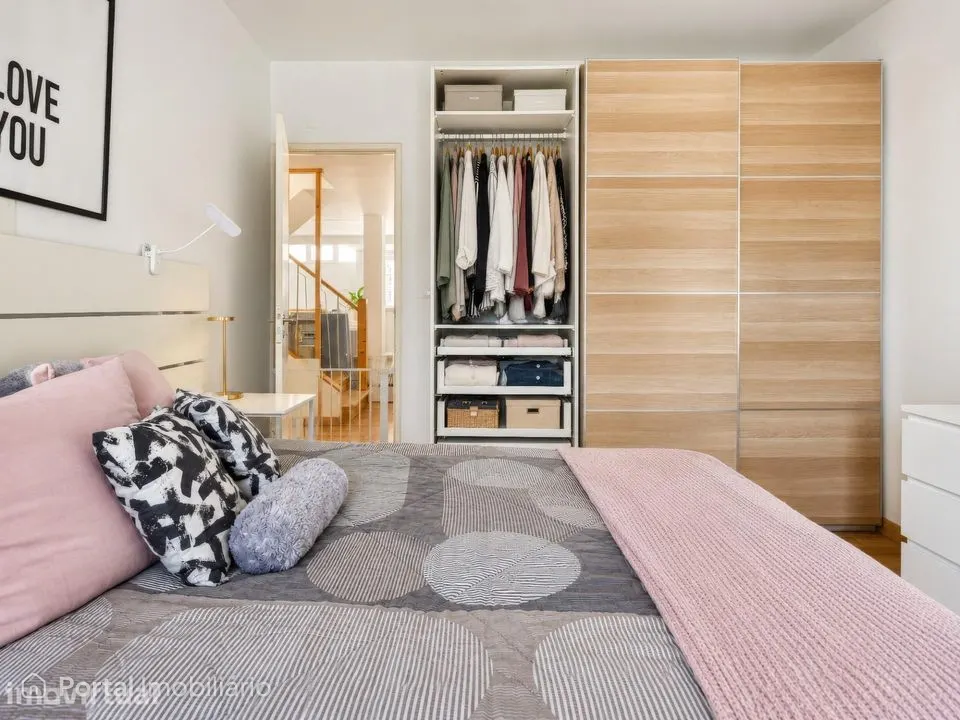 Duplex T4 com Terraço - Rio de Mouro