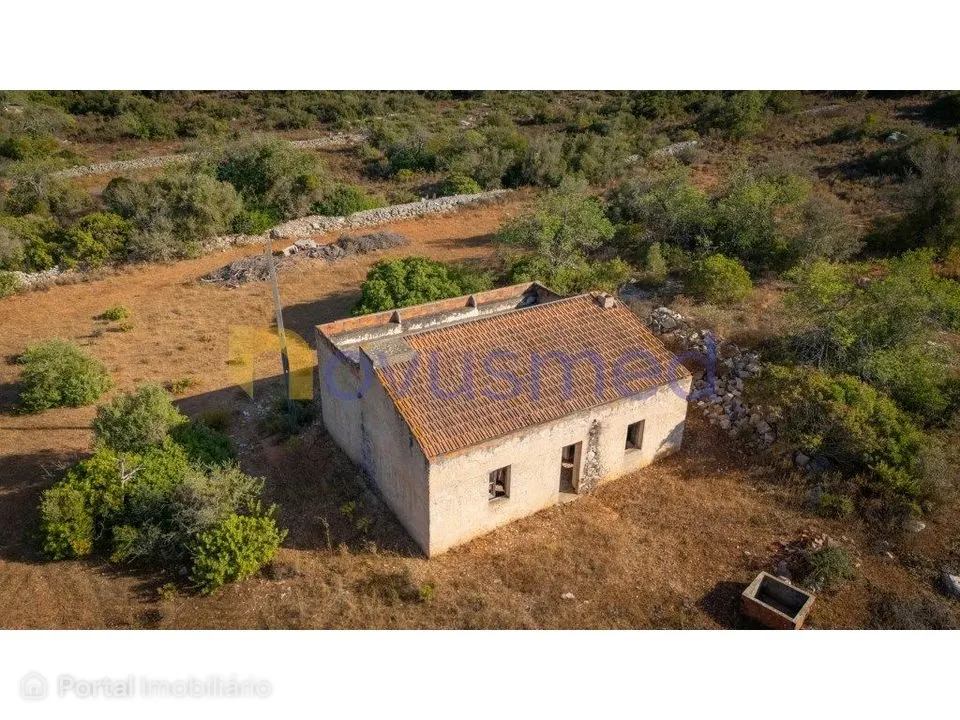 Moradia térrea para reabilitar na Centeeira, Paderne - Albufeira, N...