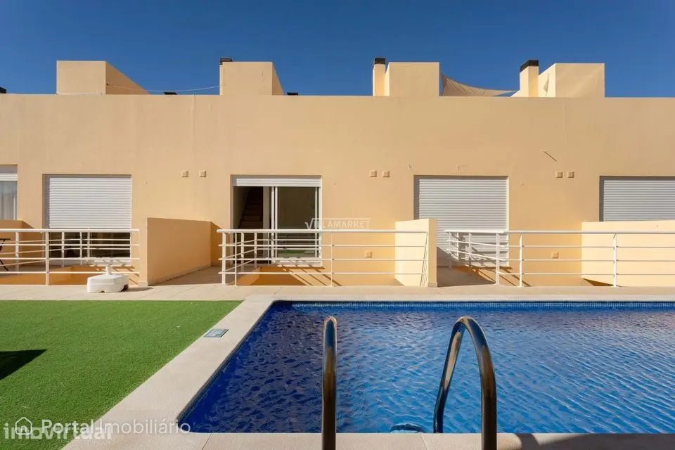 Moradia V2 com AL e Roof Top com vista mar inserida em condomínio com