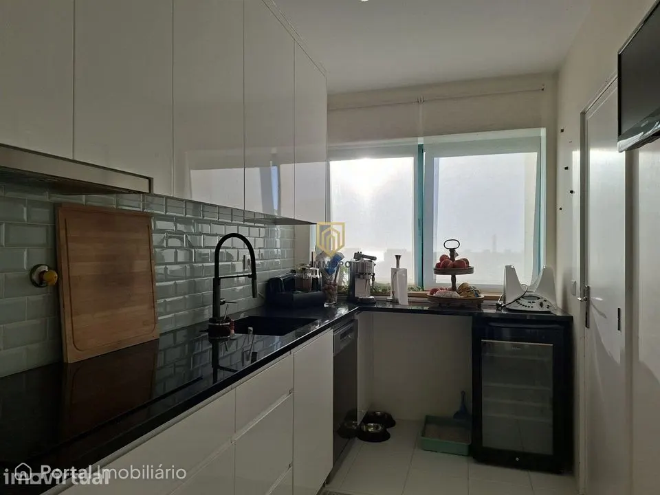 Apartamento T3 com Vista Mar e 2 lugares de estacionamento
