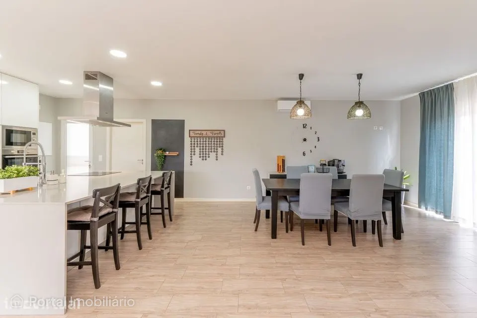 4-bedroom house for sale in Campelos e Outeiro da Cabeça