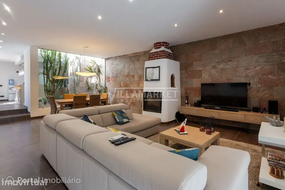 Quinta V5 de luxo totalmente remodelada com piscina inserida num terre
