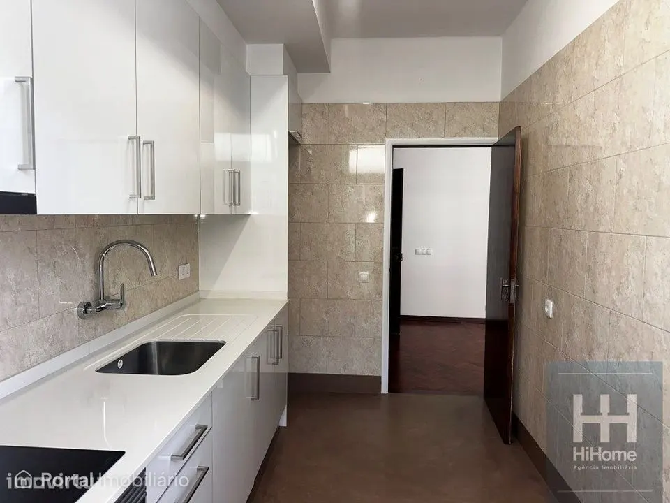 Apartamento T2 remodelado no Centro do Funchal
