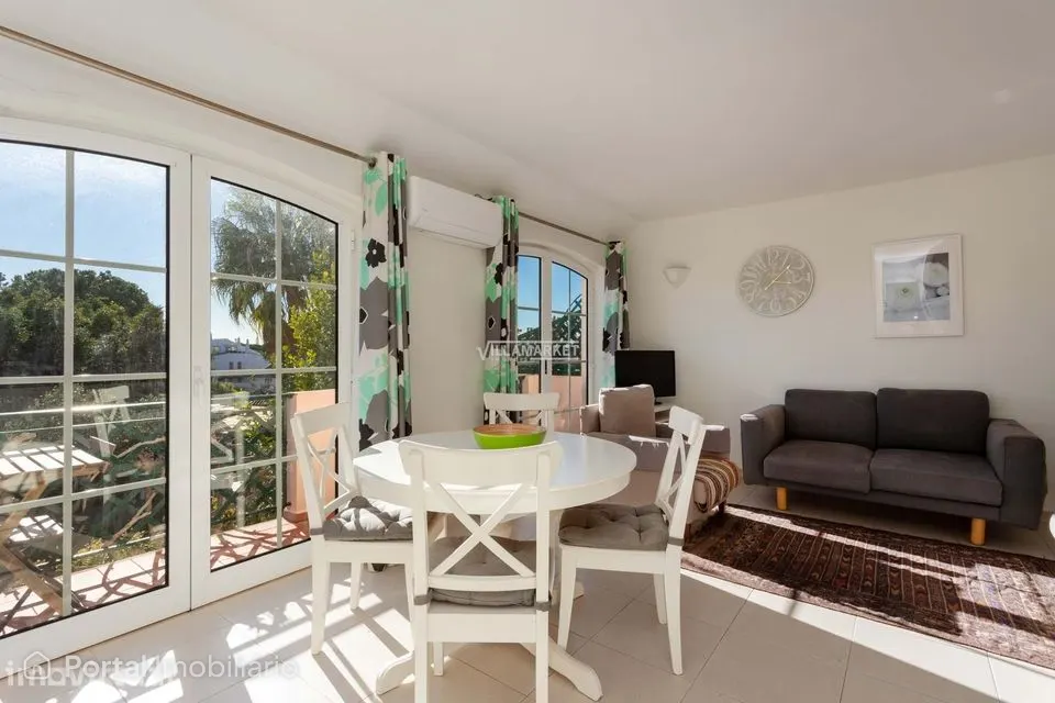 Apartamento T2 com Rooftop Privativo e Vista desafogada e de Mar no C