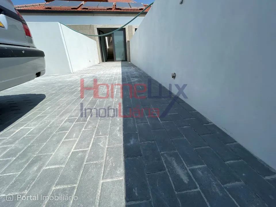 3-bedroom house for sale in Lobão