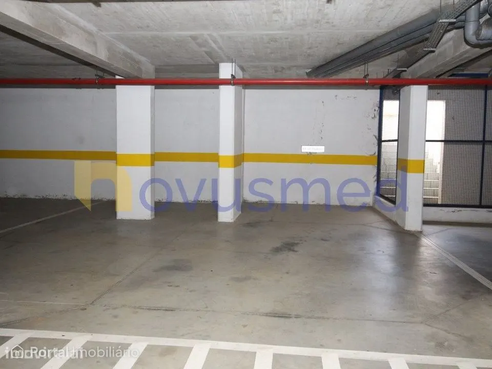 Garage for sale in Albufeira e Olhos de Água