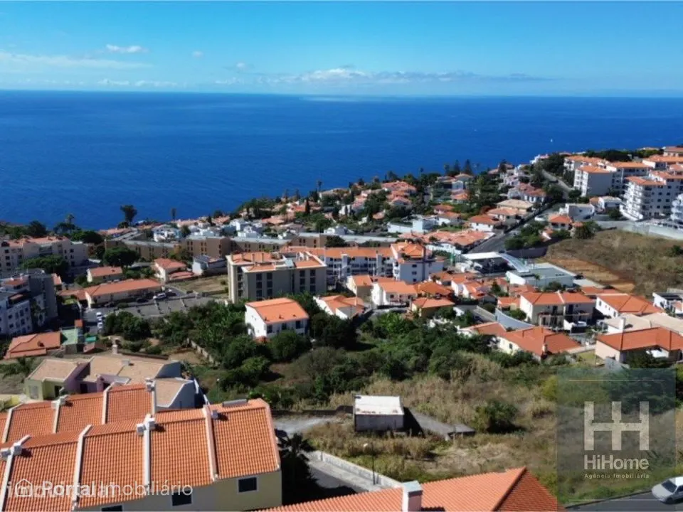 Moradia isolada T3 em construção na Abegoaria - Caniço