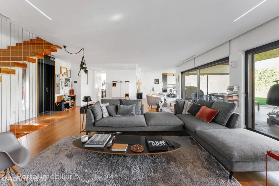 Moradia T5 Contemporânea com Piscina e Jardim | Birre, Cascais