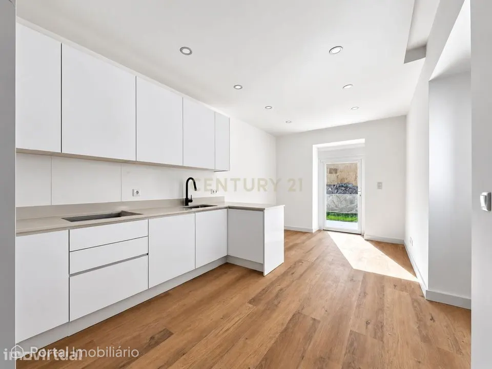 Apartamento T2+1 totalmente Renovado em Almada