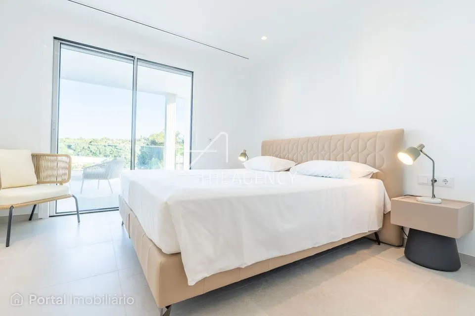 8-bedroom house for sale in Alvor