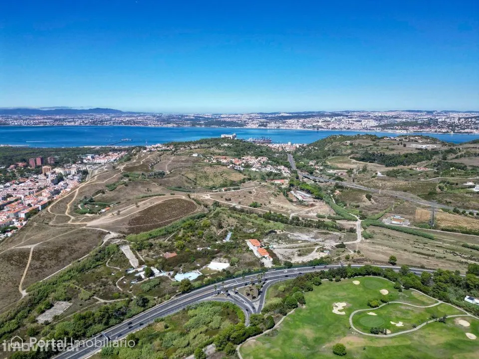 702 m² de Exclusividade num Novo Condomínio na Aldeia dos Capuchos, Ca