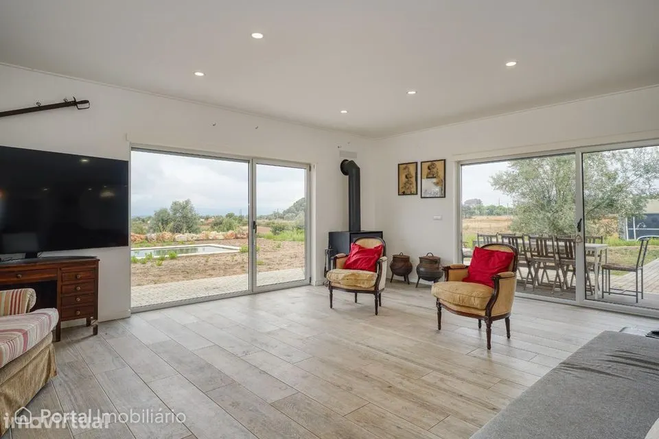 Moradia térrea T3 com piscina e vista campo- Abitureiras, Santarém