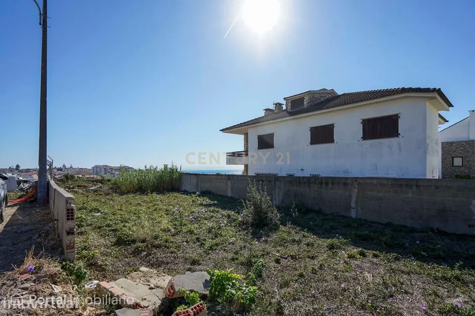 Terreno Urbano com Vista Mar em São Domingos de Rana