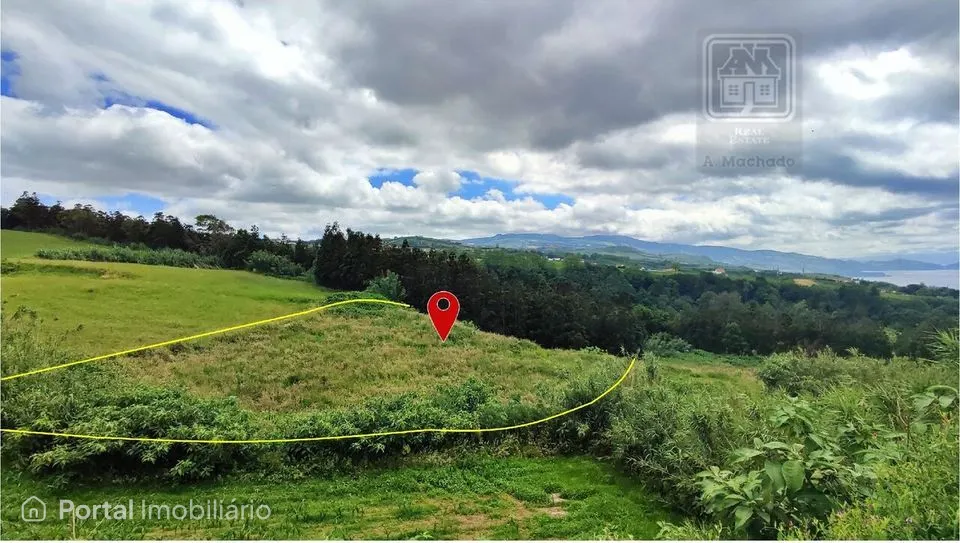 Land for sale in Fenais da Ajuda