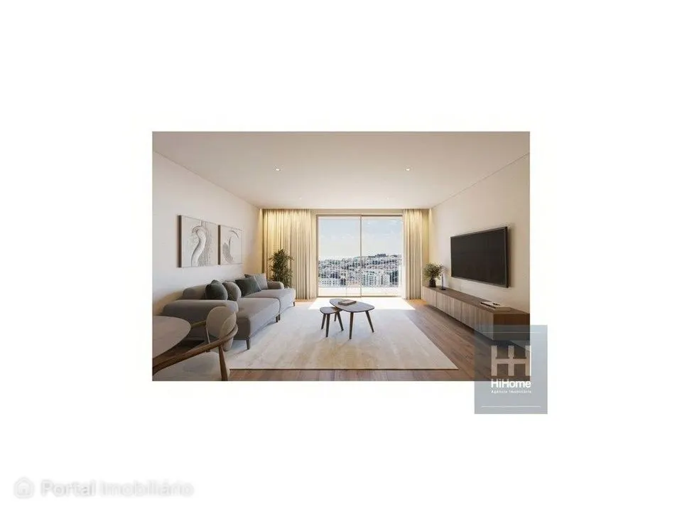 Moradia T3 com logradouro e piscina no Funchal
