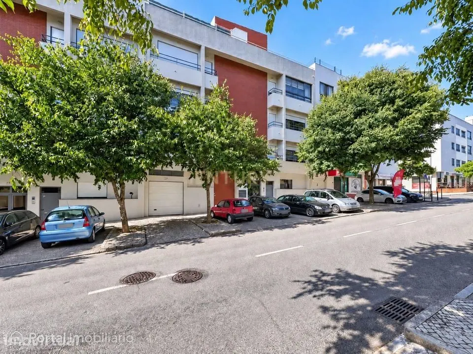 Apartamento T2 com Terraço de 37 m² na Urbanização do Bom Retiro