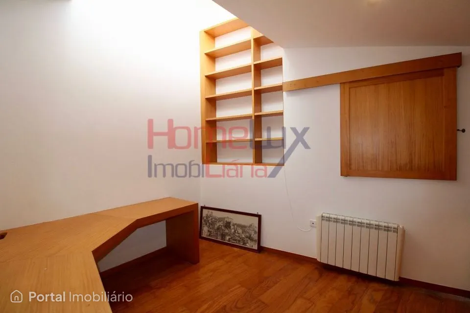 4-bedroom house for sale in Parada de Todeia