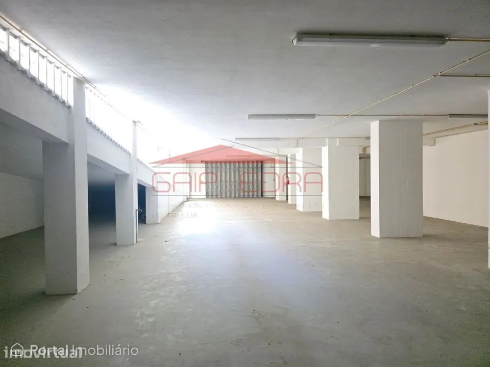 Armazém e 28 garagens na Figueira da Foz