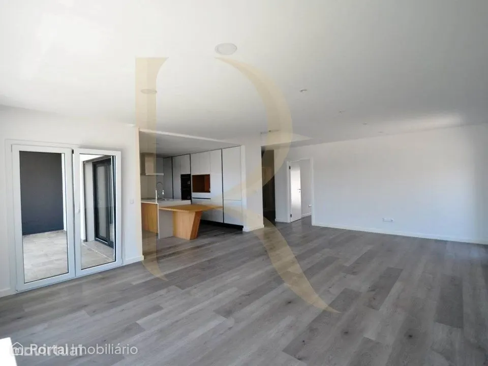 Moradia geminada T5 nova com garagem em Vale de Milhaços - Quinta d...