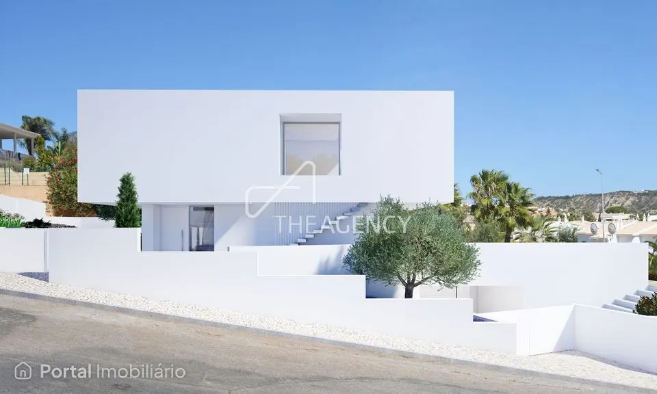 Esta oferta apresenta um terreno para construção