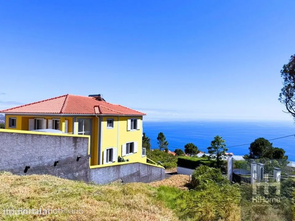 Moradia T3 com Vista Mar e Privacidade Absoluta nos Prazeres, Calheta